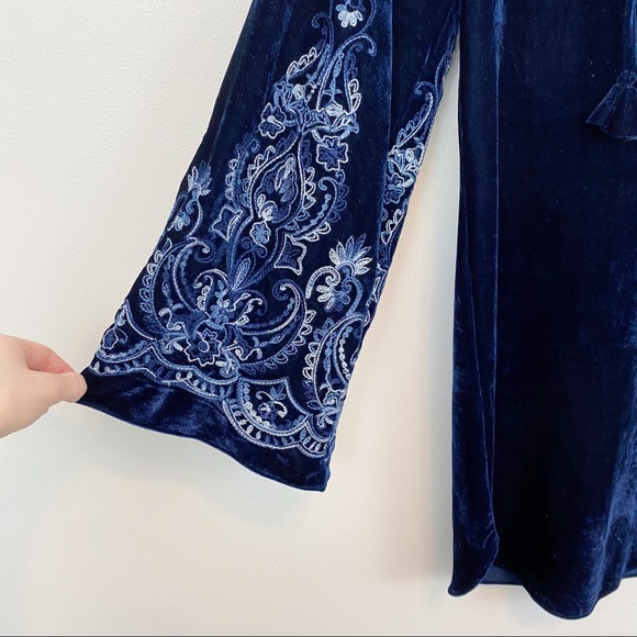 Misa Luca Navy Velvet Embroidered Shift Dress - Picture 6 of 10